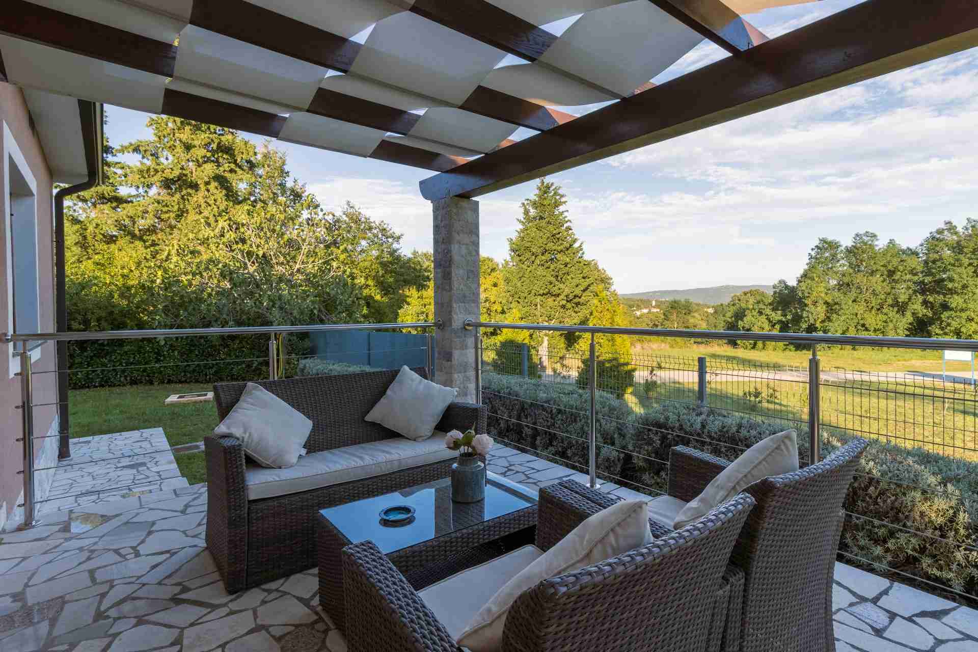 Wasp Removal in Killeen Backyards with Playsets and Patios